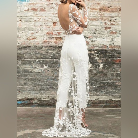 White jumpsuit with floral appliqué train - Picture 2 of 3